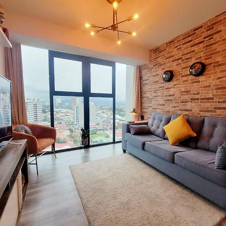 Cosmopolitan Apt 1407, 5 Star Facilities, 15M Sjo Airport, Parking, Pool, Gym Сан Хосе Екстериор снимка