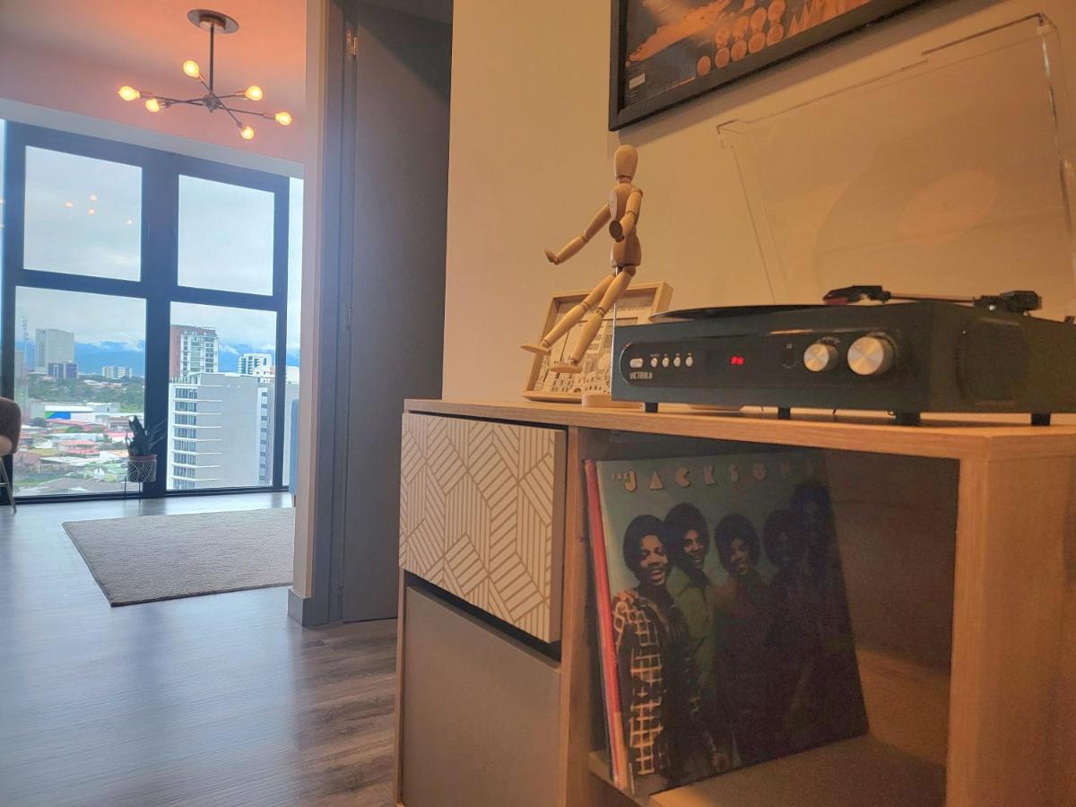 Cosmopolitan Apt 1407, 5 Star Facilities, 15M Sjo Airport, Parking, Pool, Gym Сан Хосе Екстериор снимка